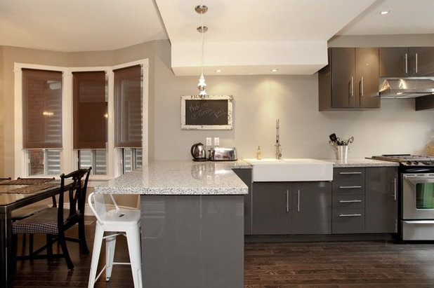 Contemporary Kitchen by Realty Queen Toronto