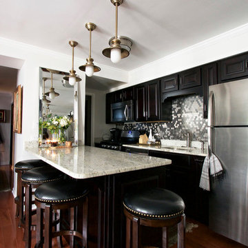 My Houzz: Classic Black and White Design in a Chicago Condo