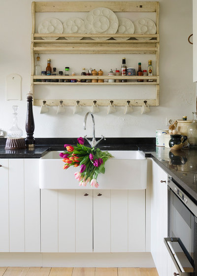 Landhausstil Küche by Carolyn Reyes