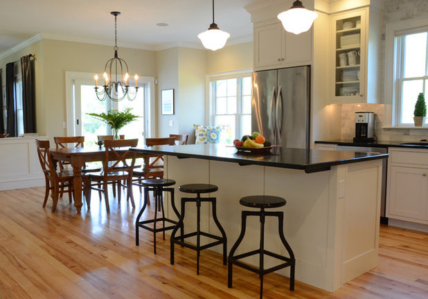 Transitional Kitchen by Design Fixation [Faith Provencher]