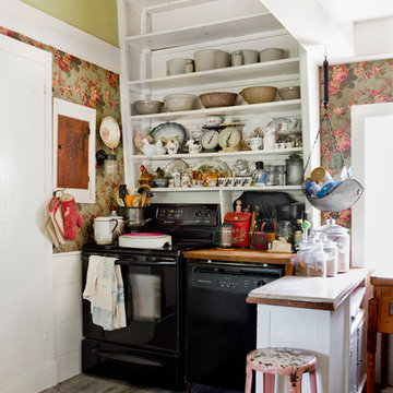 My Houzz: Layers of Patina and an Artist’s Touch in a New York Colonial