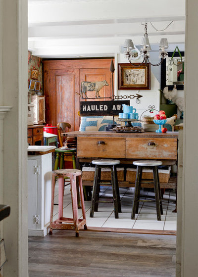 Shabby-Chic Style Cucina by Rikki Snyder