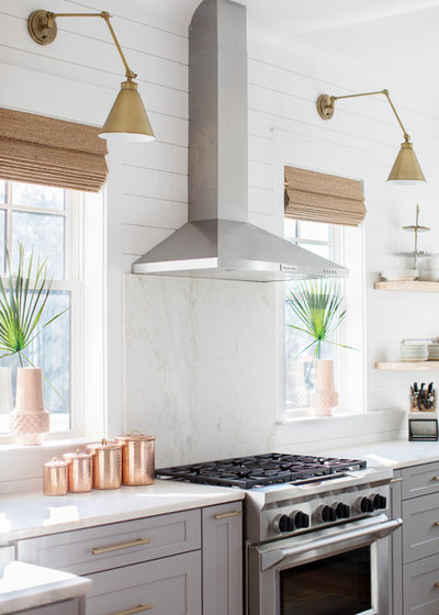 Beach Style Kitchen by Margaret Wright Photography