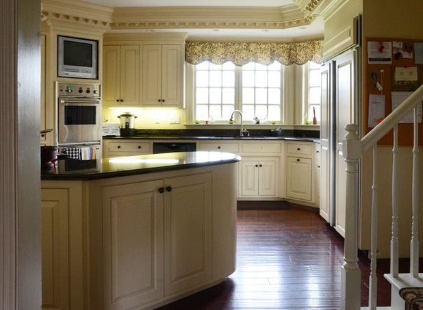 Traditional Kitchen by Design Fixation [Faith Provencher]