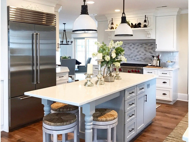 Enclosed - Beach Style Kitchen