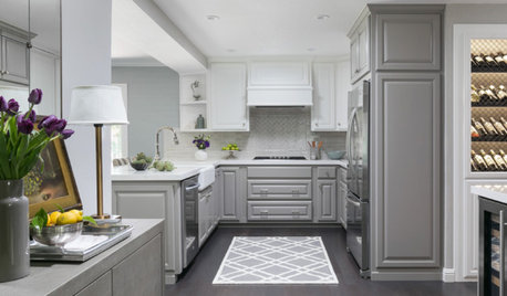A Kitchen Lightens Up With Two-Tone Cabinets
