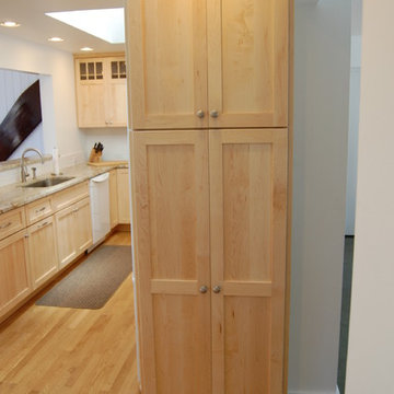 Natural Maple Shaker Kitchen