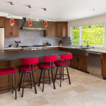 Neo traditional kitchen in Porter Ranch