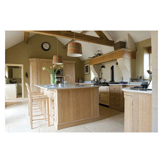Neptune henley Kitchen - Traditional - Kitchen - London - by Woods of