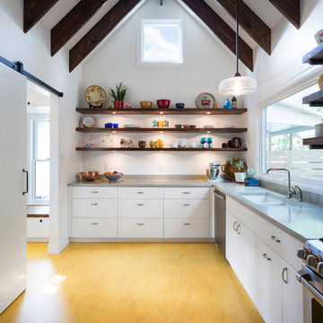 Nevie & Annie's Kitchen