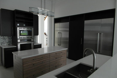 Inspiration for a modern kitchen remodel in Orlando