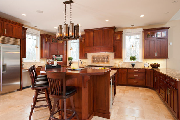 Traditional Kitchen by Prime 1 Builders