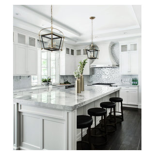 https://st.hzcdn.com/fimgs/pictures/kitchens/new-county-road-signature-interior-designs-img~3001eb7807d8673b_3843-1-d0dd013-w320-h320-b1-p10.jpg