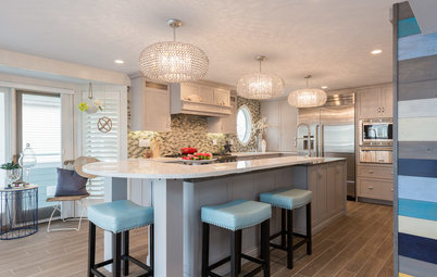 Kitchen of the Week: Beachy Good Looks and a Layout for Fun