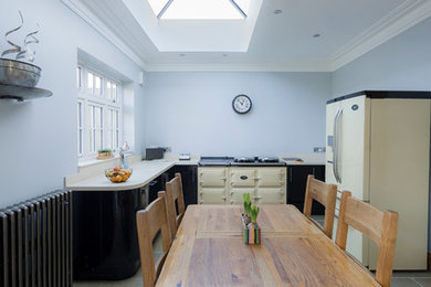 Inspiration for a traditional kitchen in West Midlands.