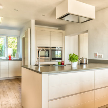 Newcombe Contemporary Kitchen