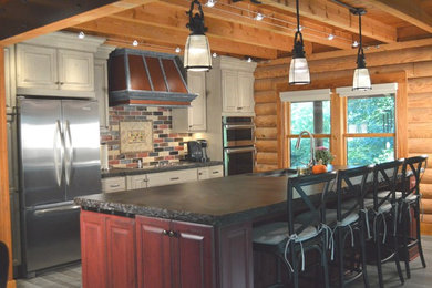 Inspiration for a traditional kitchen in Columbus.