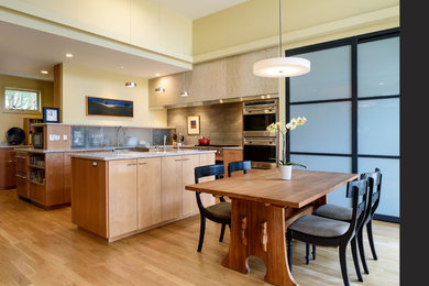 Trendy kitchen photo in Seattle
