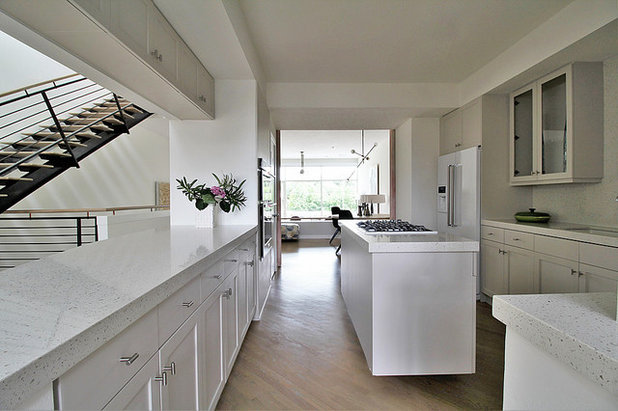 Contemporary Kitchen by romero + obeji interior design
