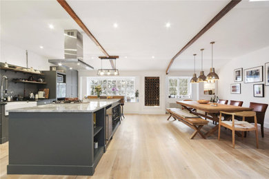 Photo of a large traditional kitchen in London.