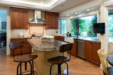 Mid-sized transitional kitchen photo in DC Metro