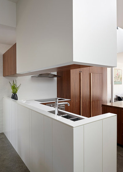Contemporary Kitchen by AM Architecture