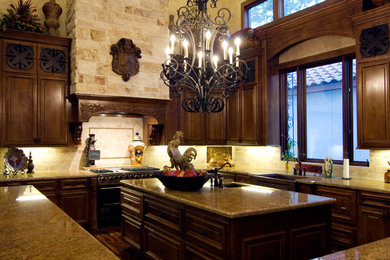 Tuscan kitchen photo in Houston