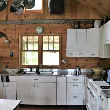 Off-the-grid retro white kitchen