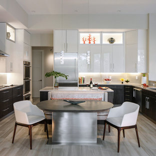 Contemporary kitchen photos - Example of a trendy kitchen design in Miami