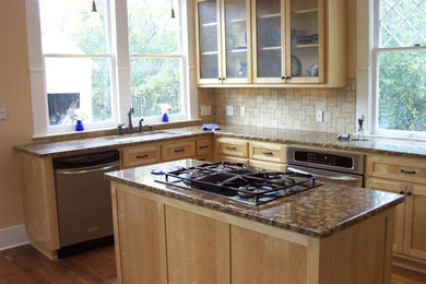 Photo of a classic kitchen in Austin.