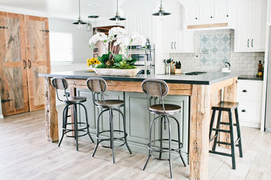 Beach style kitchen photo in Los Angeles