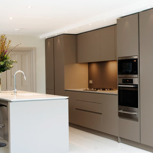Open Plan Handleless Kitchen