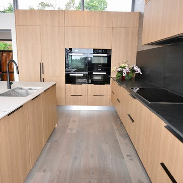 Open plan living with a View in Castlecrag