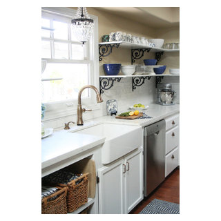 Open Shelving French Country Kitchen - Classique Chic - Cuisine - Los ...
