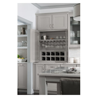 https://st.hzcdn.com/fimgs/pictures/kitchens/organization-shenandoah-cabinetry-img~e6c1284705009a41_5211-1-296432f-w320-h320-b1-p10.jpg