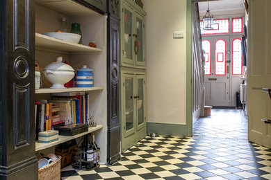 Example of a classic kitchen design in London