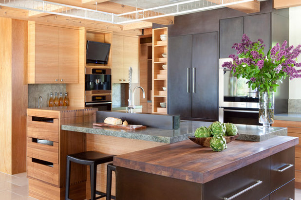 Contemporary Kitchen by Applegate Tran Interiors