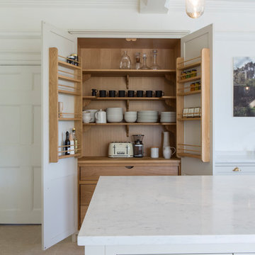 Calm White Shaker Kitchen | The Cotswolds