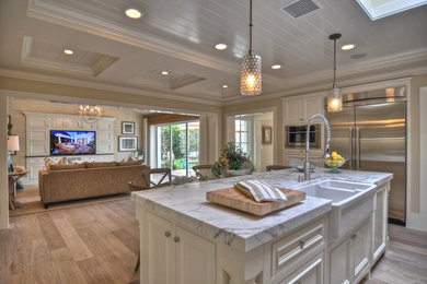 Example of a transitional kitchen design in Tampa
