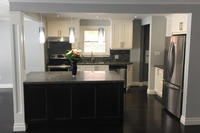 Kitchen - kitchen idea in Toronto