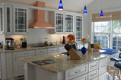 Inspiration for a traditional kitchen.