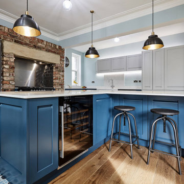 Oxford Blue handle-less Shaker