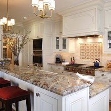 Kitchen with cab. to ceiling