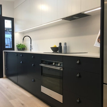 Minimalist black and white kitchen
