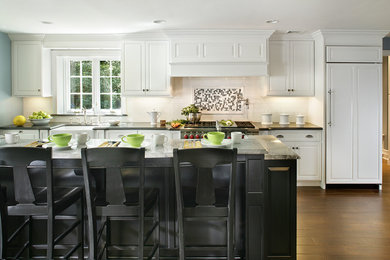Inspiration for a contemporary kitchen remodel in Huntington