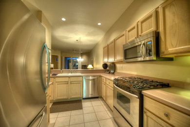 Example of a classic kitchen design in Phoenix