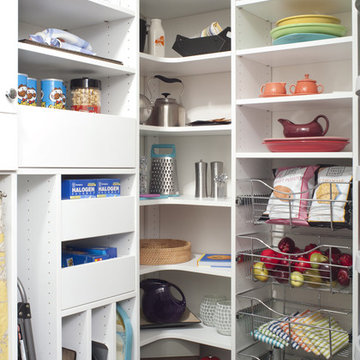 Pantry With Customized Storage