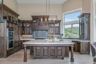 Elegant kitchen photo in Salt Lake City