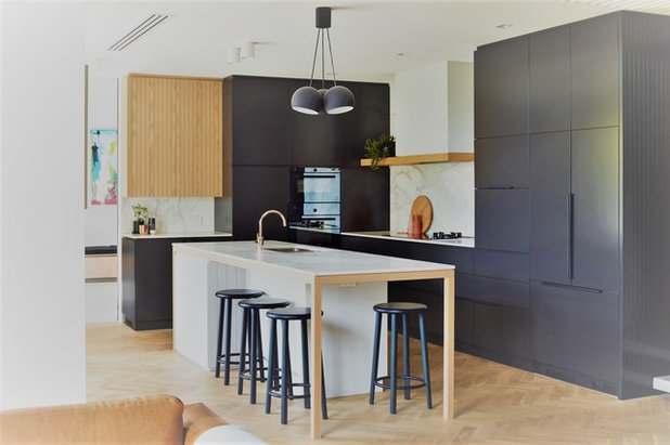 Contemporary Kitchen by Rebecca Ryan Architect