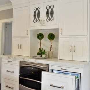Elegant kitchen photo in New York